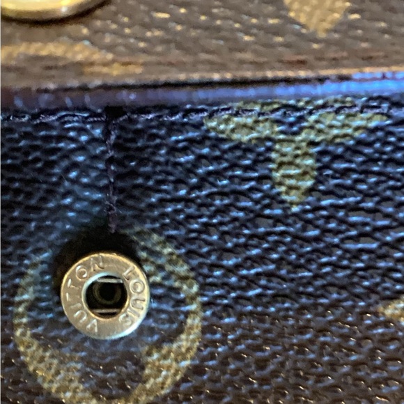 LV Sarah Monogram Wallet. - Picture 12 of 12